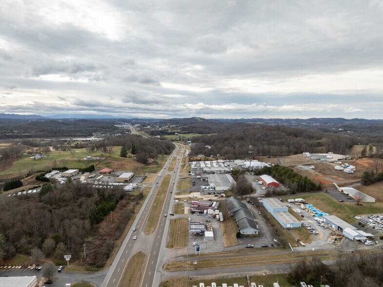 4521 Bristol Hwy, Johnson City, TN à vendre - Photo du bâtiment - Image 3 de 18