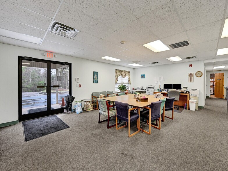 124 Samaritans Ridge Rd, Elkin, NC à vendre - Photo intérieure - Image 3 de 15