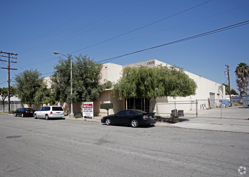 13629 Talc St, Santa Fe Springs, CA à louer - Photo principale - Image 1 de 2