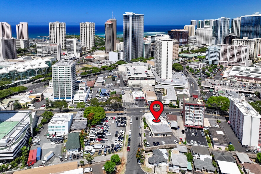 1694 Kalakaua Ave, Honolulu, HI for sale - Building Photo - Image 1 of 18