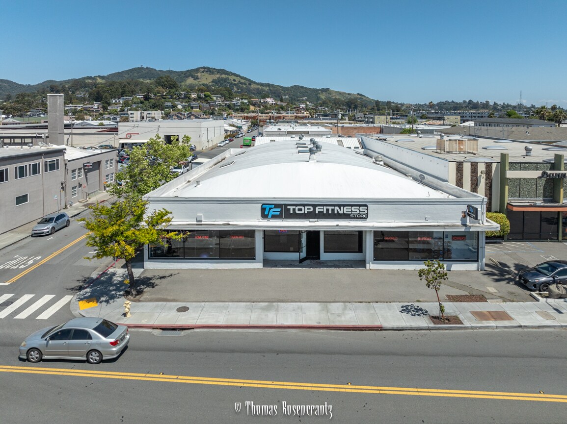 717 Francisco Blvd E, San Rafael, CA à vendre Photo du bâtiment- Image 1 de 8
