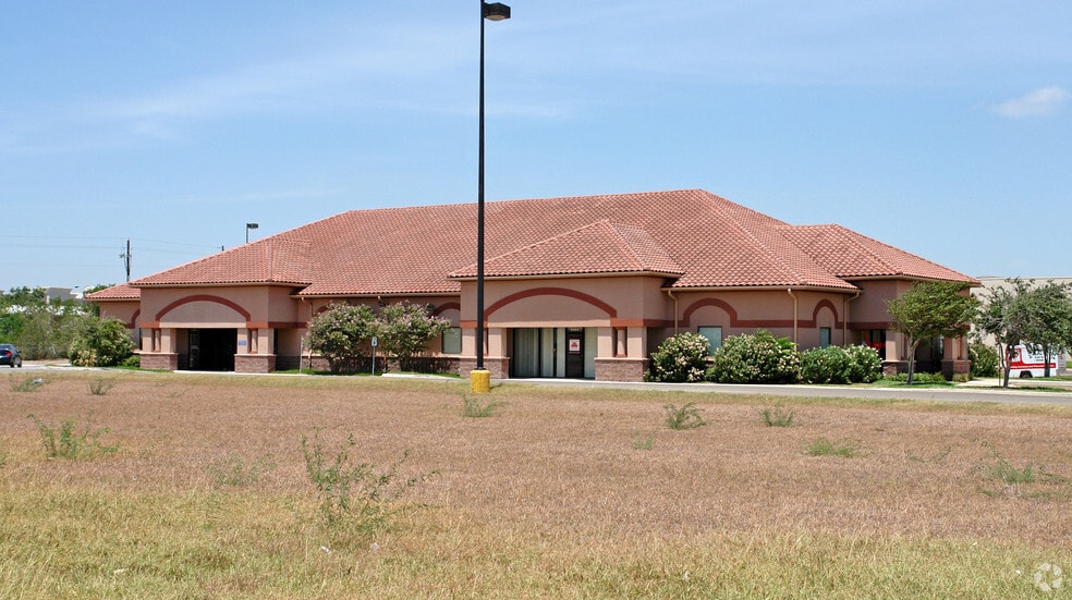 2224 Camelot Dr, Harlingen, TX for lease - Building Photo - Image 3 of 4