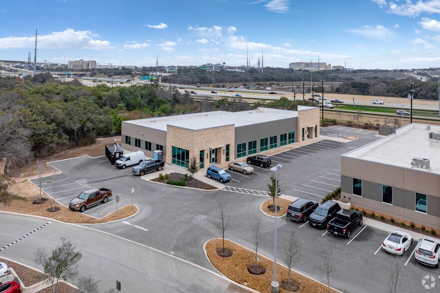 19106 N Highway 281, San Antonio, TX for lease - Building Photo - Image 3 of 9