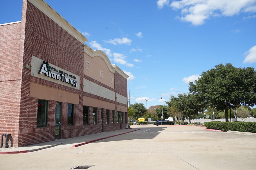 9722 US Highway 90A, Sugar Land, TX à louer - Photo du bâtiment - Image 2 de 5