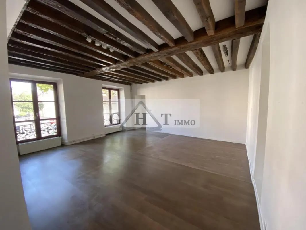 Office in Saint-Maur-des-Fossés for lease Interior Photo- Image 1 of 8