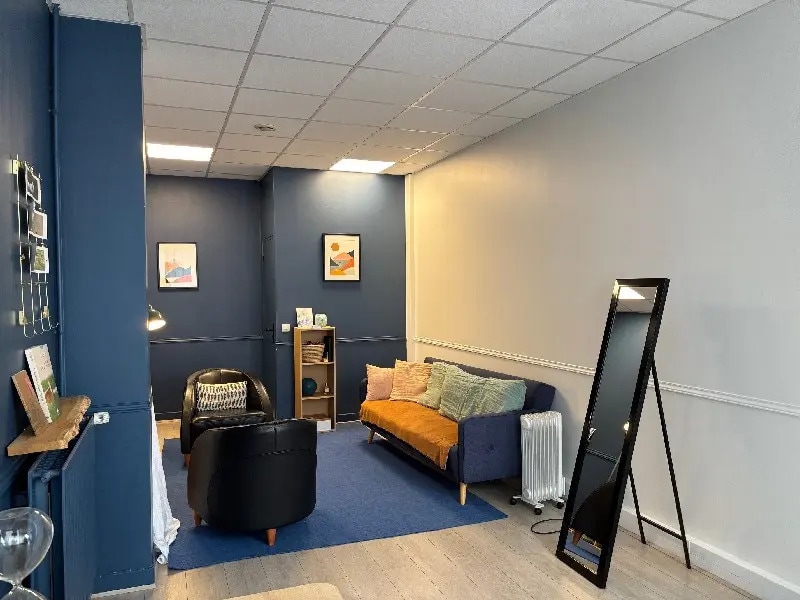 Office/Medical in Levallois-Perret for lease Interior Photo- Image 1 of 4