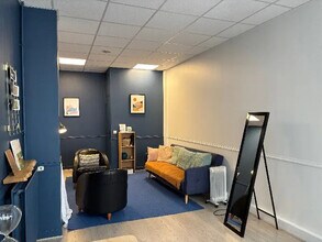 Office/Medical in Levallois-Perret for lease Interior Photo- Image 1 of 4