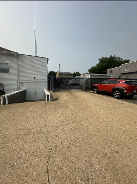 1611 S Walter Reed Dr, Arlington, VA for lease - Building Photo - Image 1 of 11