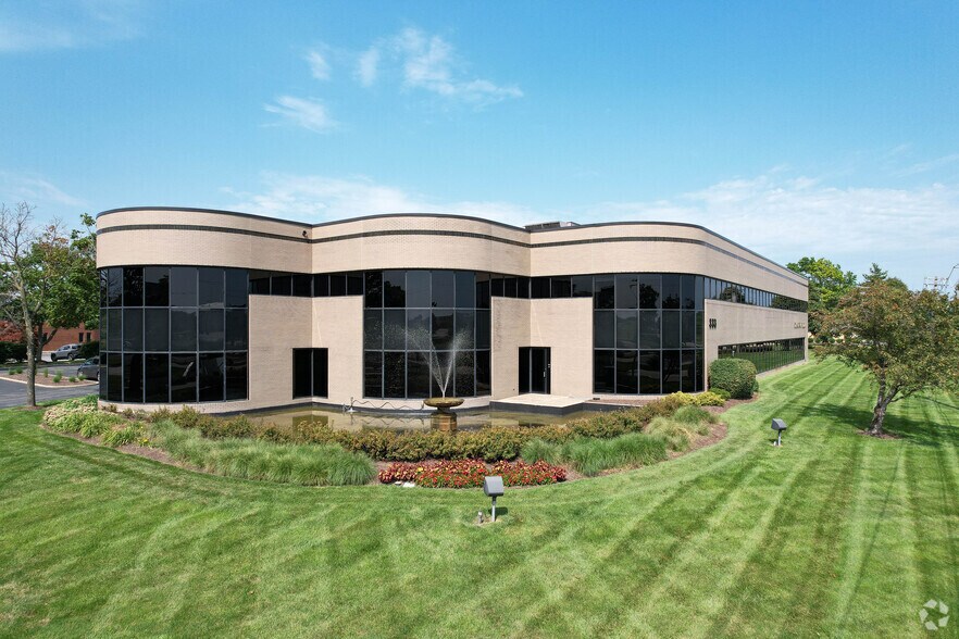 333 Salem Pl, Fairview Heights, IL à vendre - Photo du bâtiment - Image 1 de 4