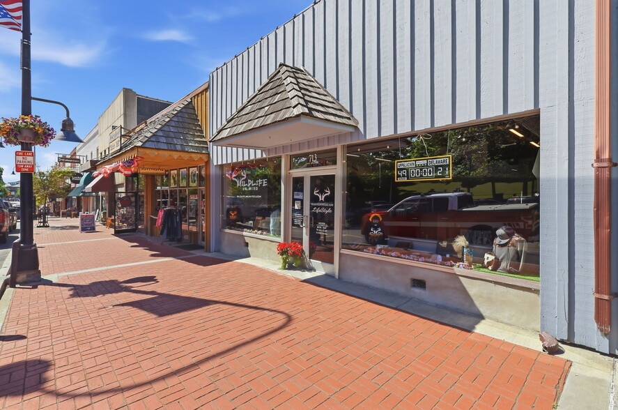 713 W King St, Boone, NC à vendre - Photo du bâtiment - Image 2 de 26