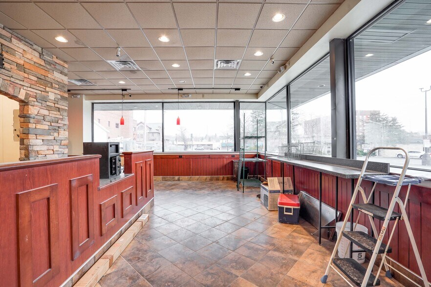 112 W Maple Ave, Beaver Dam, WI à louer - Photo du bâtiment - Image 3 de 24