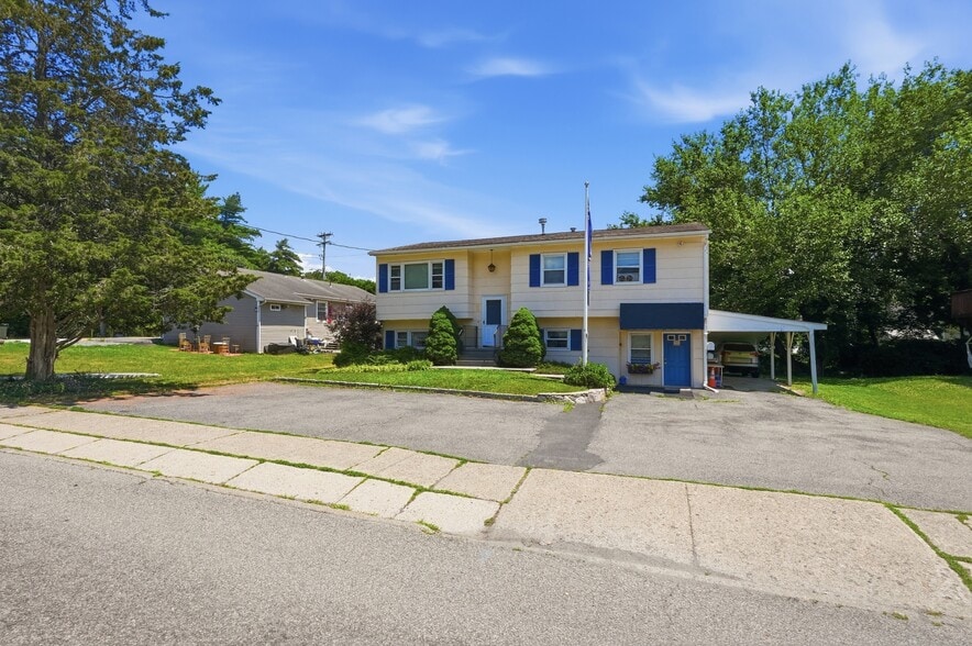 3 Pierces Rd, Newburgh, NY for sale - Building Photo - Image 2 of 14