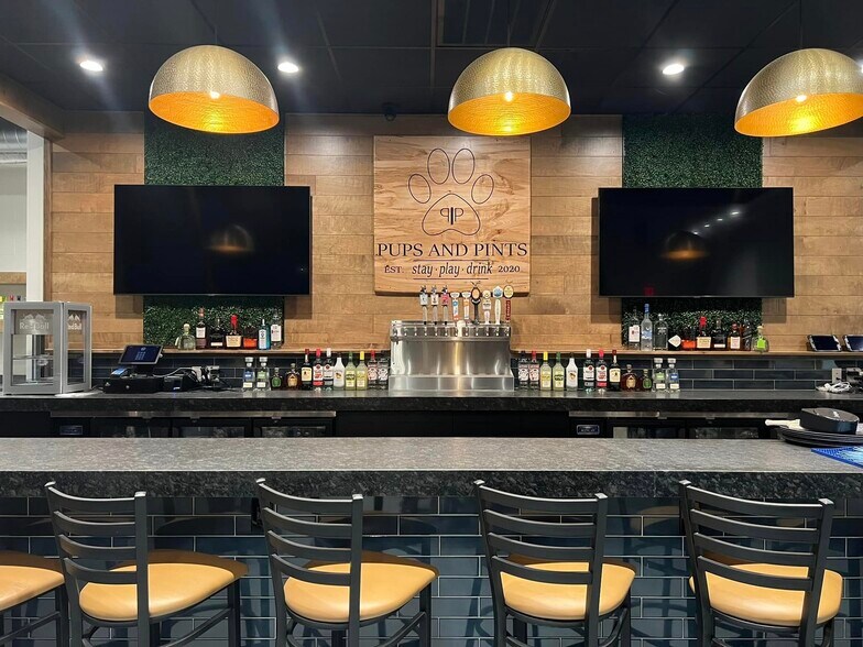 2413 London Bridge Rd, Virginia Beach, VA à vendre - Photo du bâtiment - Image 2 de 9