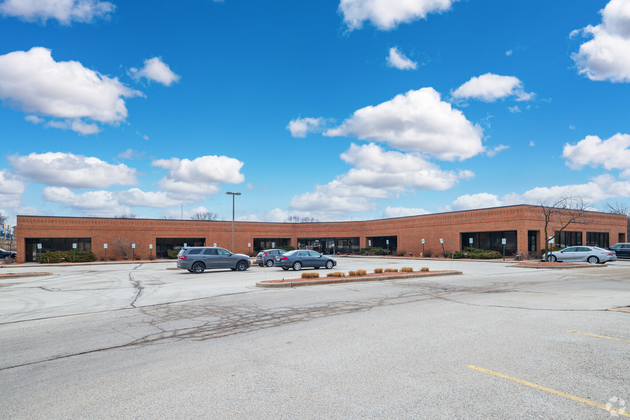 5300 N 118th Ct, Milwaukee, WI for lease Building Photo- Image 1 of 12