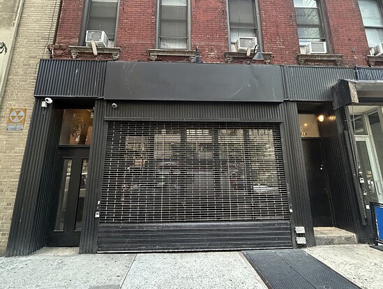 817 2nd Ave, New York, NY for lease - Building Photo - Image 2 of 3