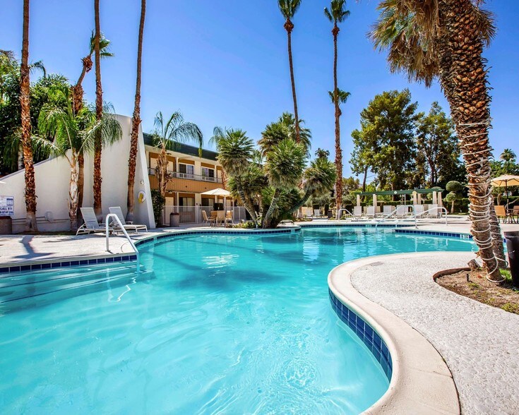 1269 E Palm Canyon Dr, Palm Springs, CA à vendre - Photo du bâtiment - Image 3 de 9