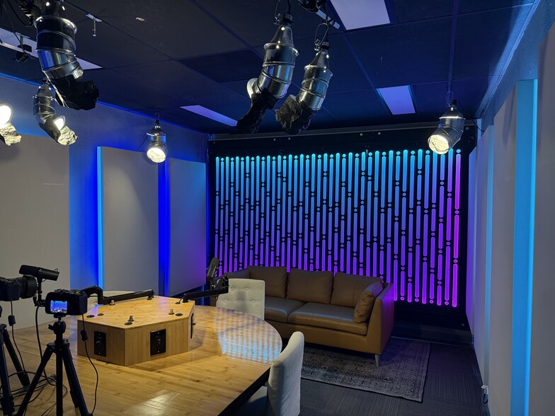 12987-12999 Arroyo St, San Fernando, CA for lease - Building Photo - Image 3 of 17