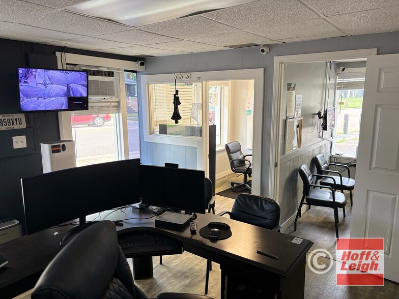 2414 East Ave, Akron, OH à louer - Photo intérieure - Image 3 de 9