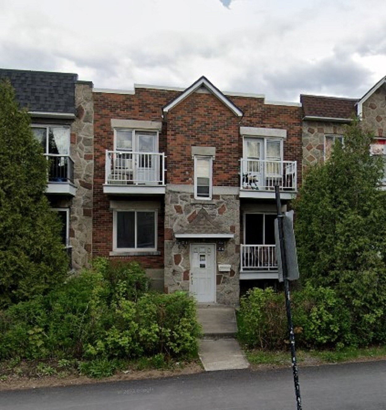 2710 Rue Sherbrooke E, Montréal, QC for sale Building Photo- Image 1 of 19