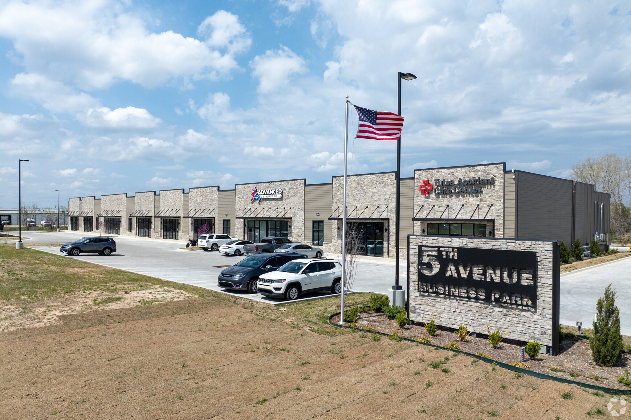 314 E 5th Ave, Owasso, OK for lease Primary Photo- Image 1 of 8