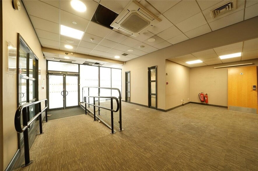 18-20 High St, Newmarket à louer - Photo du bâtiment - Image 2 de 24