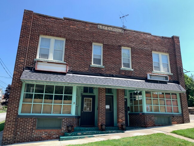Plus de détails pour 902 High St, Fairport Harbor, OH - Bureau/Commerce de détail à louer