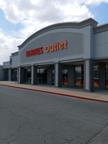 1511 Benvenue Rd, Rocky Mount, NC à louer - Photo du bâtiment - Image 2 de 4