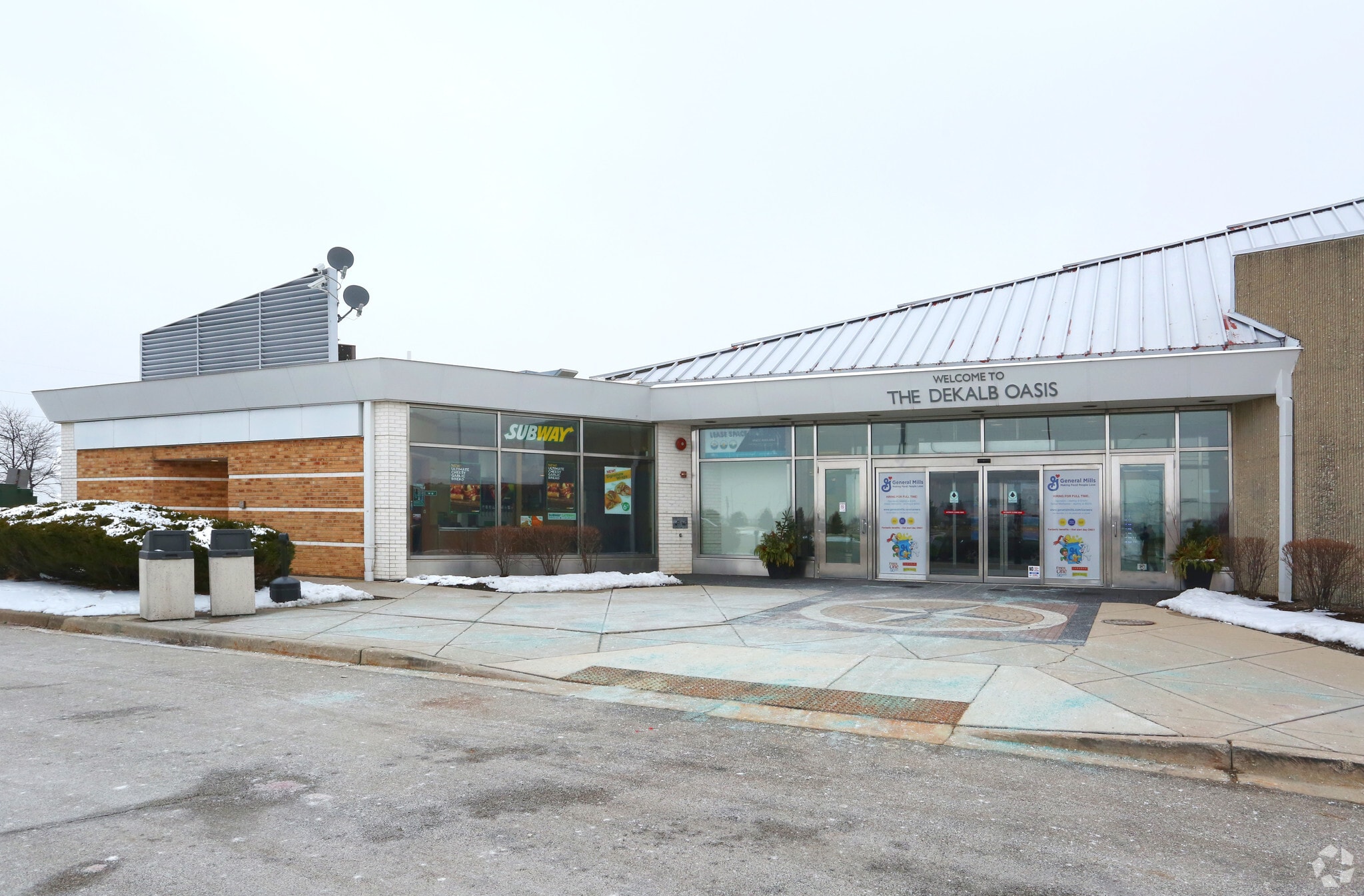 2700 N Crego Rd, Dekalb, IL for lease Primary Photo- Image 1 of 5