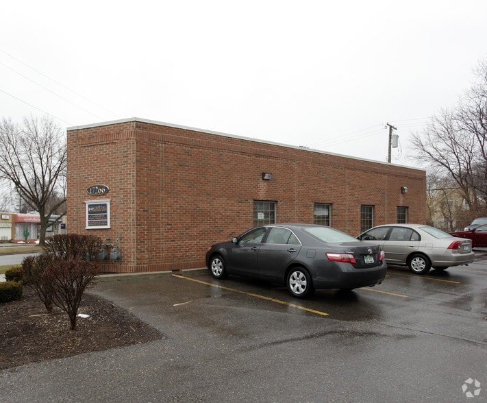 17266 Mack Ave, Grosse Pointe, MI for sale - Building Photo - Image 3 of 6