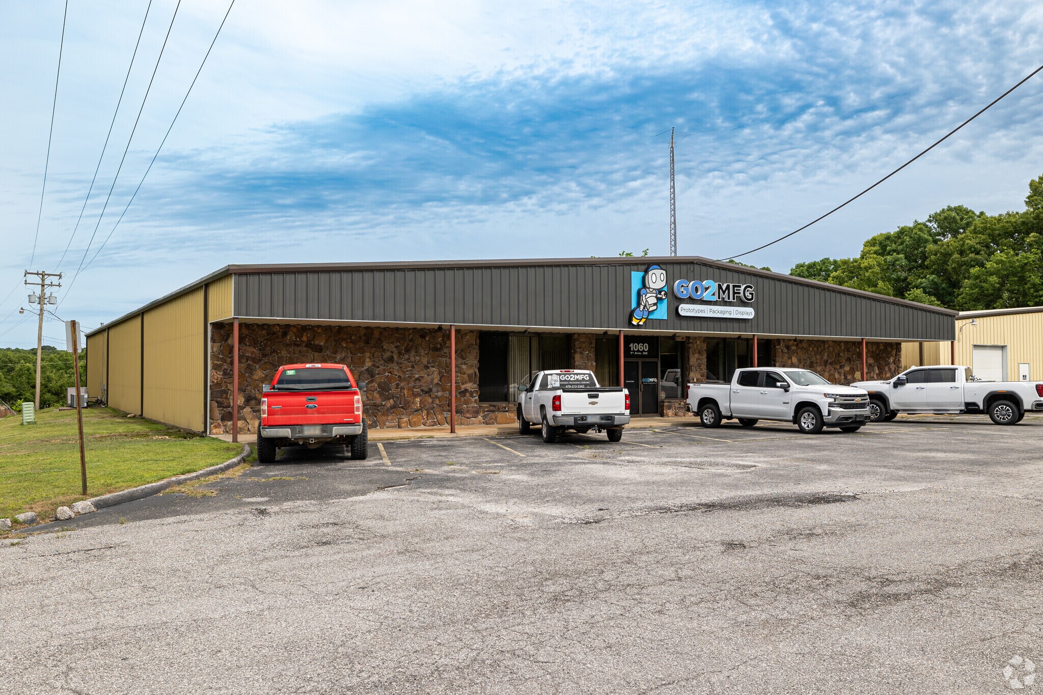 1060 1st Ave NE, Gravette, AR for sale Primary Photo- Image 1 of 31