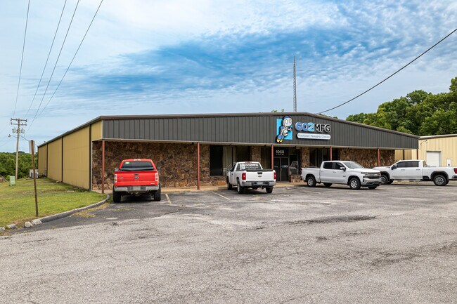 Plus de détails pour 1060 1st Ave NE, Gravette, AR - Commerce de détail à louer