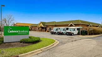 Plus de détails pour 50 Mitchell Rd, North Aurora, IL - Commerce de détail à vendre