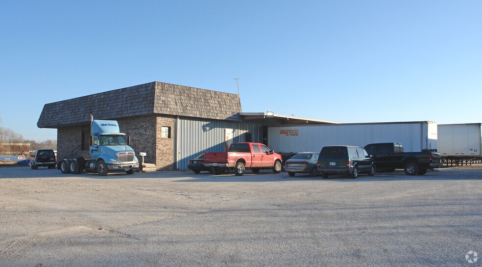 3750 Fairbanks Ave, Kansas City, KS à louer - Photo du bâtiment - Image 2 de 6