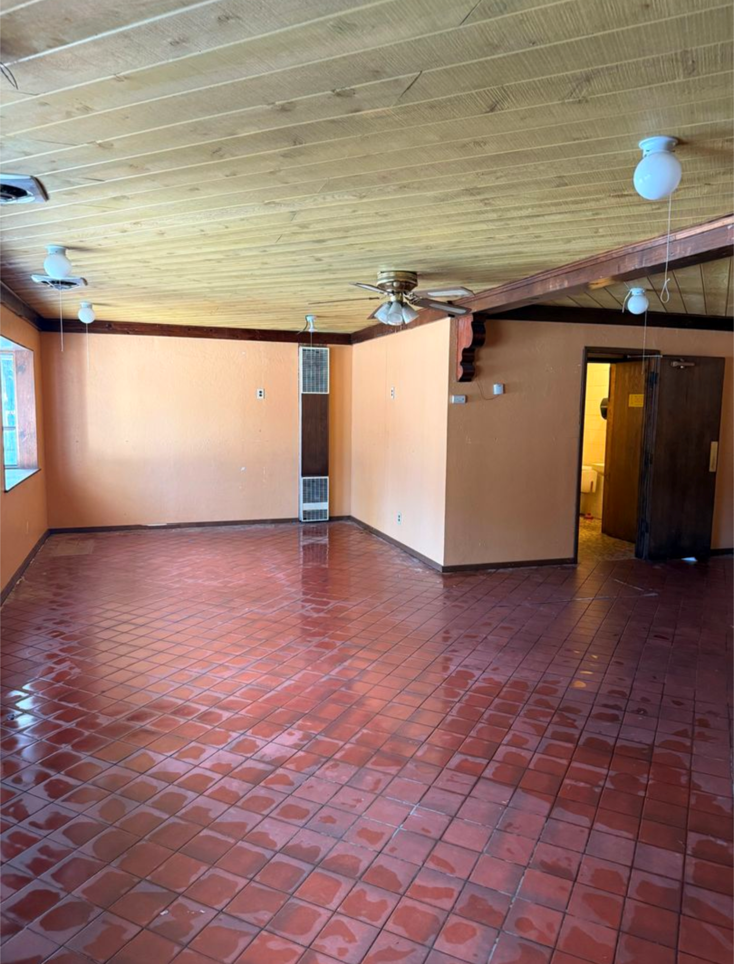 201-209 W Big Bear Blvd, Big Bear City, CA for lease Interior Photo- Image 1 of 4