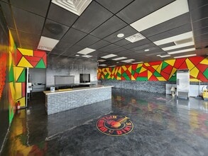 1523-1543 N La Brea Ave, Los Angeles, CA à louer Photo intérieure- Image 1 de 6