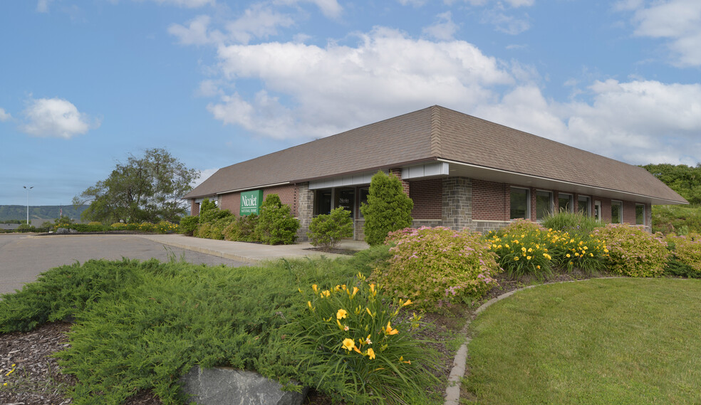 210 N 17th Ave, Wausau, WI for sale - Building Photo - Image 1 of 8