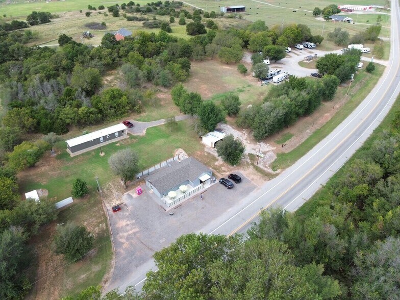 912-921 N Rush Ave, Rush Springs, OK à vendre - Photo du bâtiment - Image 3 de 3