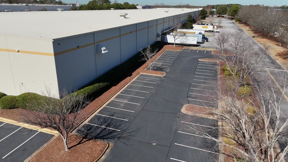 90 King Mill Rd, McDonough, GA à louer - Vidéo sur l’inscription commerciale - Image 3 de 15