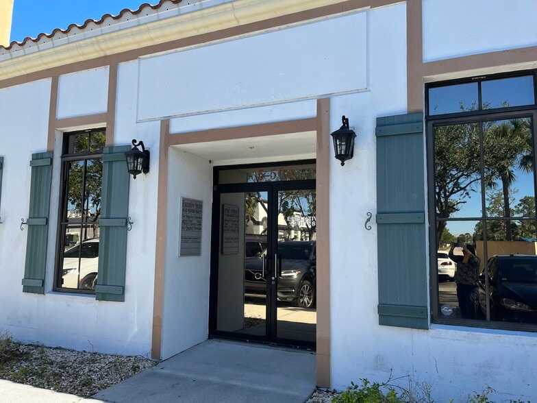 13550 Reflections Pky, Fort Myers, FL for lease - Building Photo - Image 2 of 11