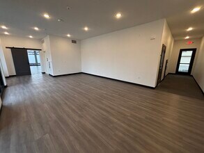 6101-6123 Nieman Road, Shawnee, KS for lease Building Photo- Image 2 of 5