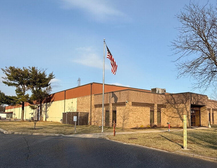 200 Circle Dr N, Piscataway, NJ for lease - Building Photo - Image 1 of 5