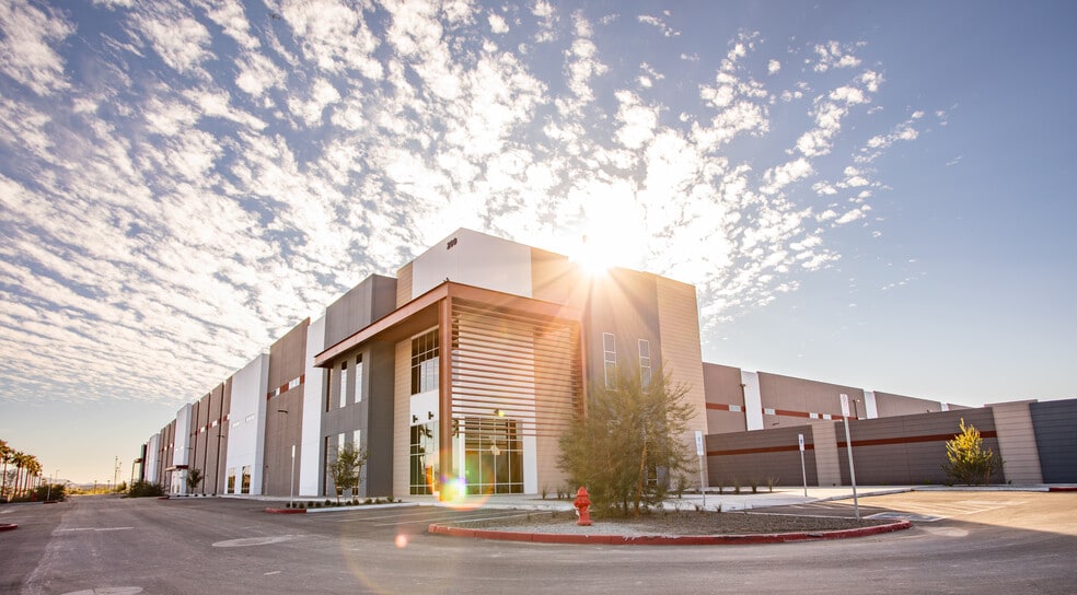 50 N Litchfield Rd, Goodyear, AZ for lease - Building Photo - Image 1 of 12