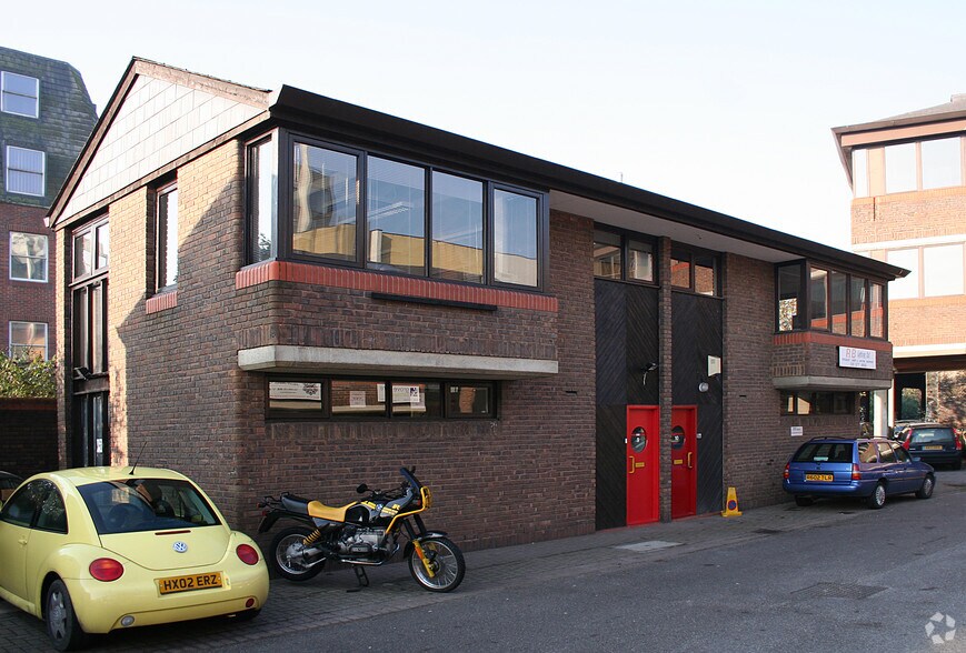 10 Station Rd, Teddington à vendre - Photo principale - Image 1 de 1