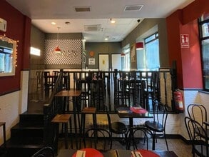 Retail in Madrid, Madrid for lease Interior Photo- Image 2 of 3