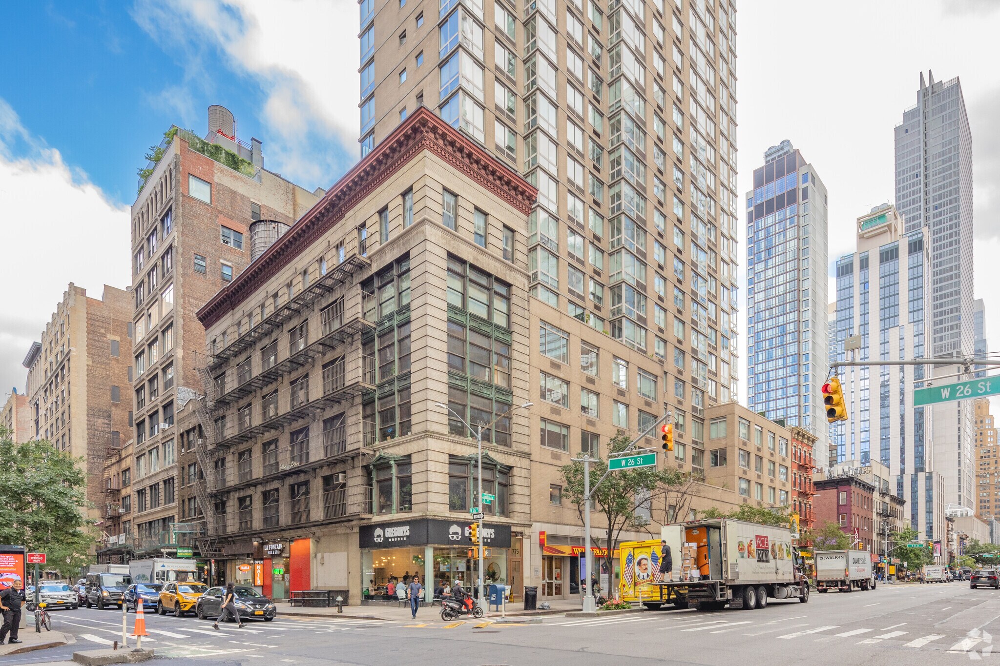 777 6th Ave, New York, NY for lease Building Photo- Image 1 of 66