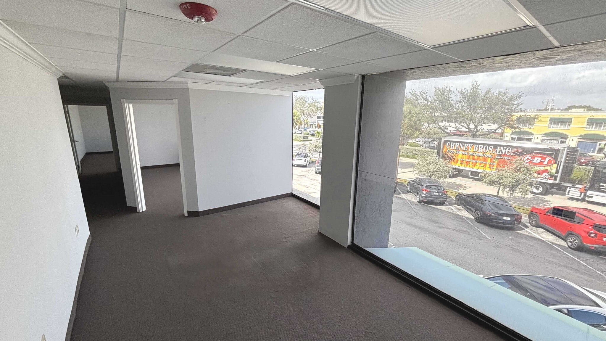 2740 E Oakland Park Blvd, Fort Lauderdale, FL for lease Interior Photo- Image 1 of 13