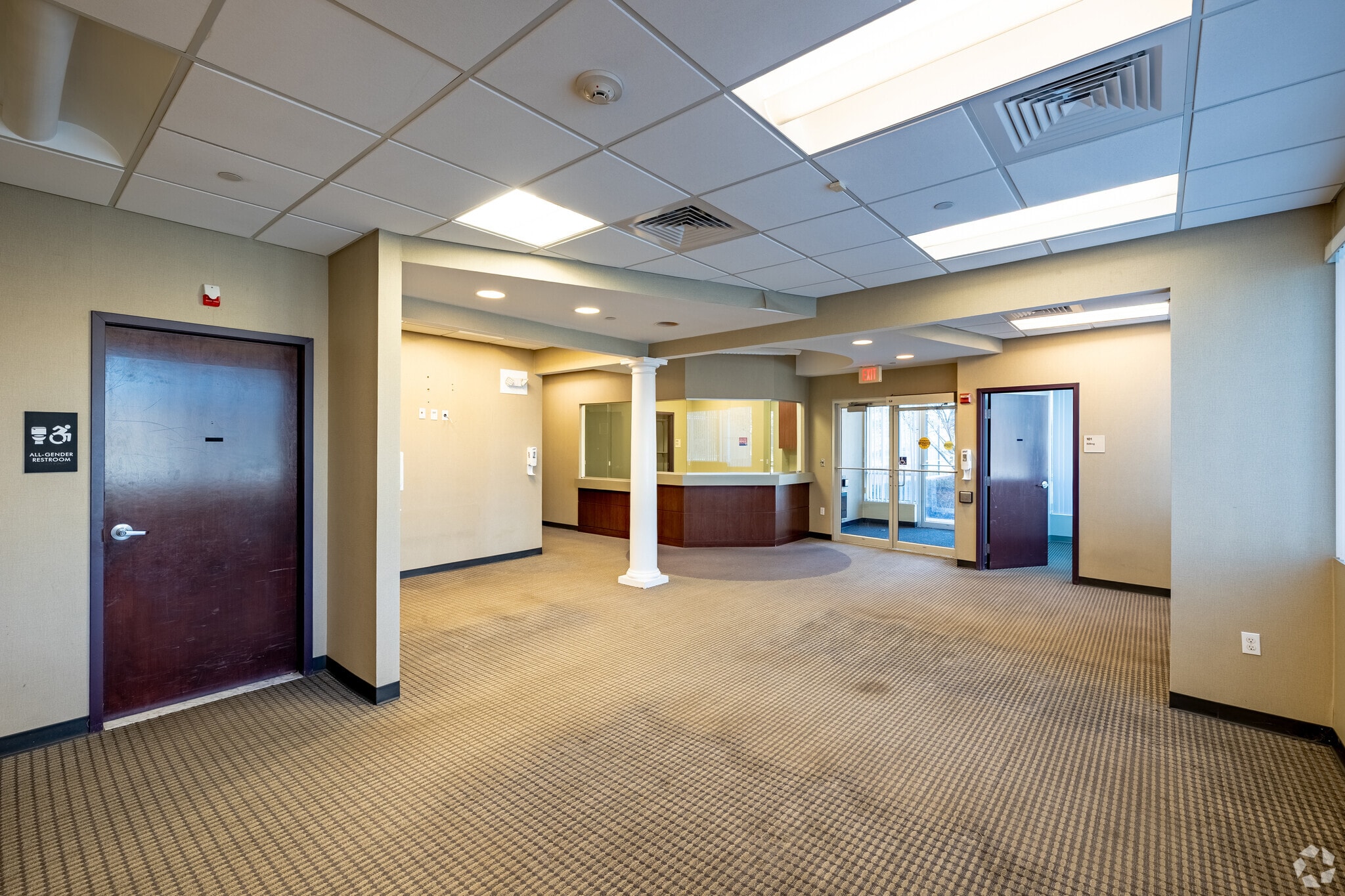 6 Technology Dr, Setauket, NY à louer Hall d’entrée- Image 1 de 14