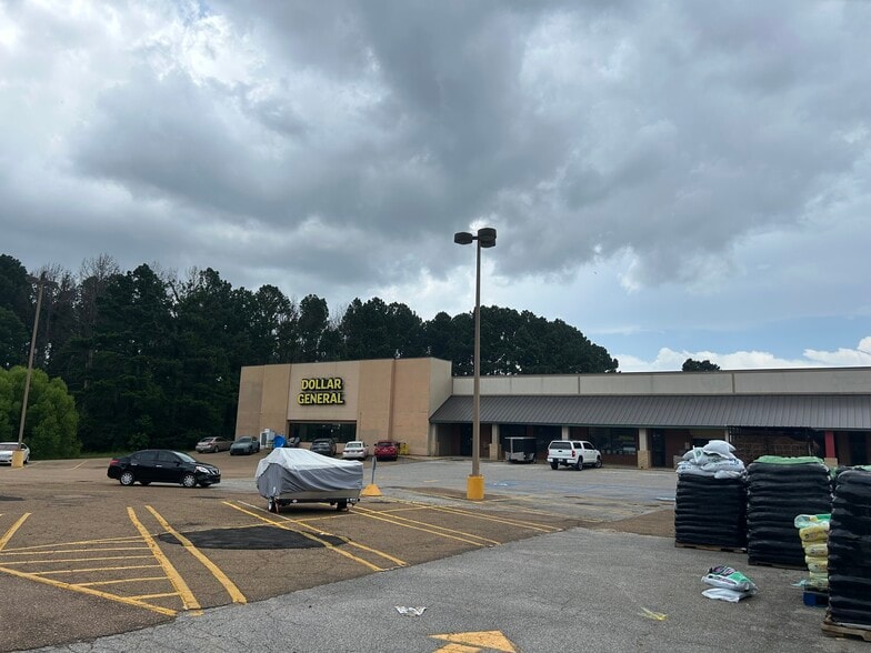 1905-1925 Spillway Rd, Brandon, MS for lease - Building Photo - Image 2 of 7