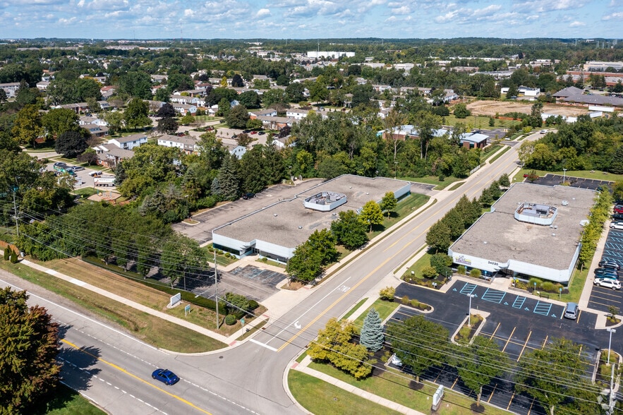 24245 Karim Blvd, Novi, MI à vendre - Aérien - Image 2 de 5