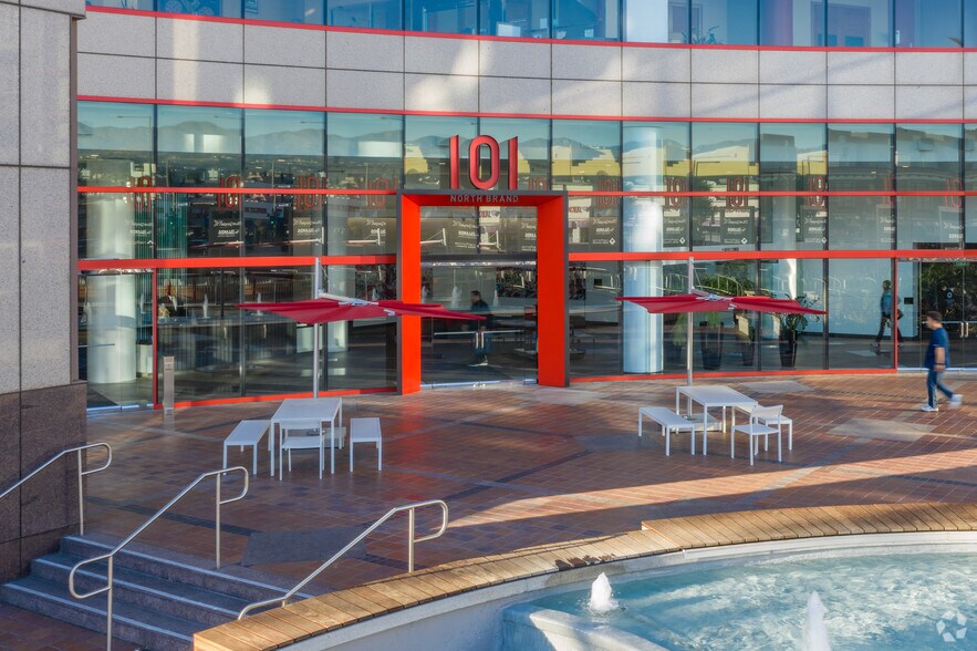 101 N Brand Blvd, Glendale, CA à louer - Photo du bâtiment - Image 2 de 3